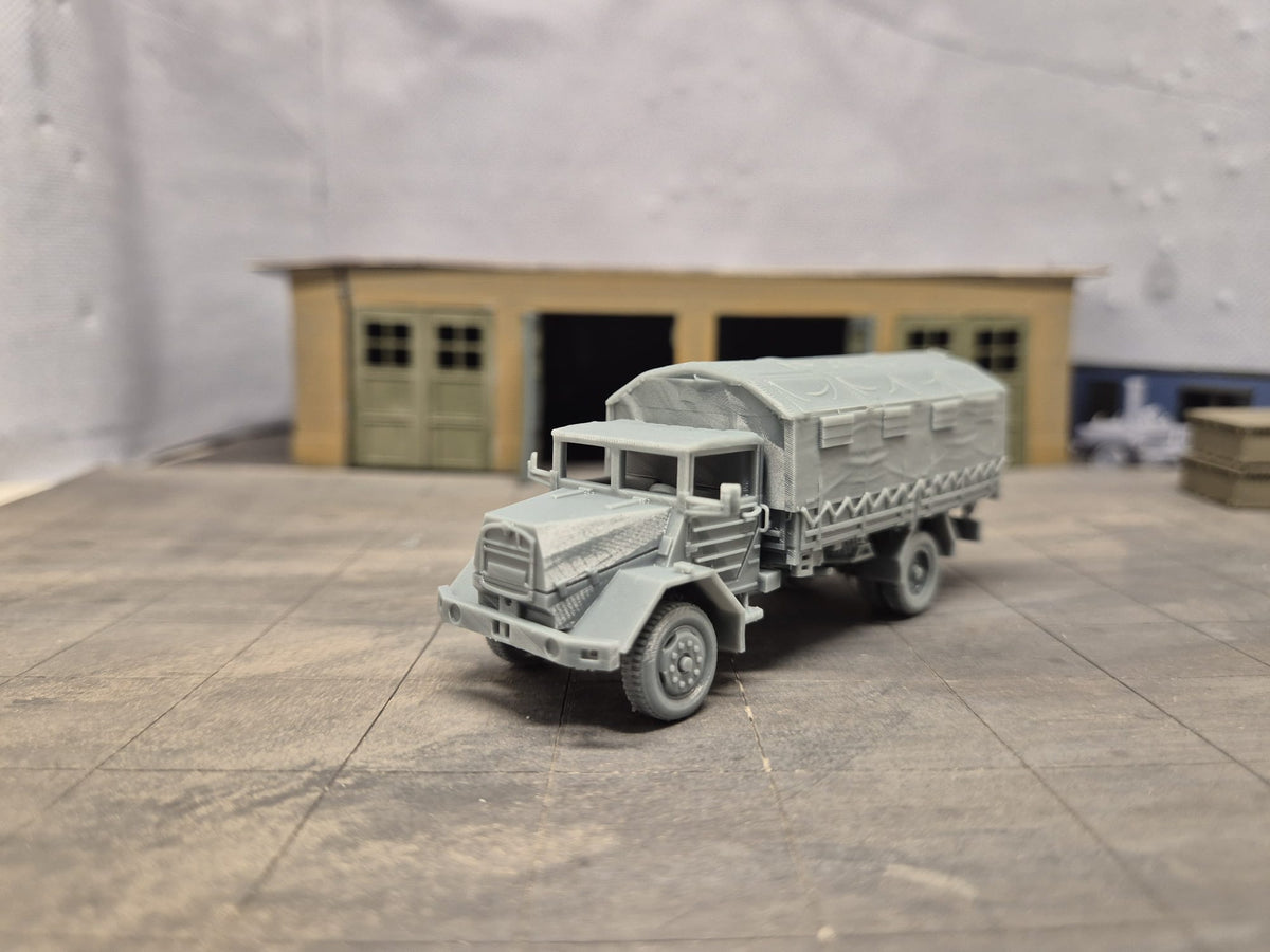 MAN 630 Hochgeländegängiger Transport- und Versorgungs-Lkw Pritschen-Lkw mit Planenaufbau