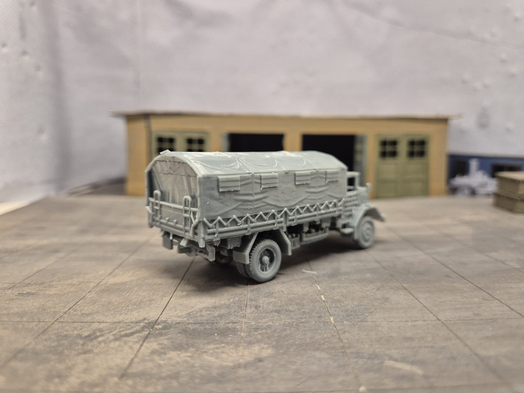 MAN 630 Hochgeländegängiger Transport- und Versorgungs-Lkw Pritschen-Lkw mit Planenaufbau