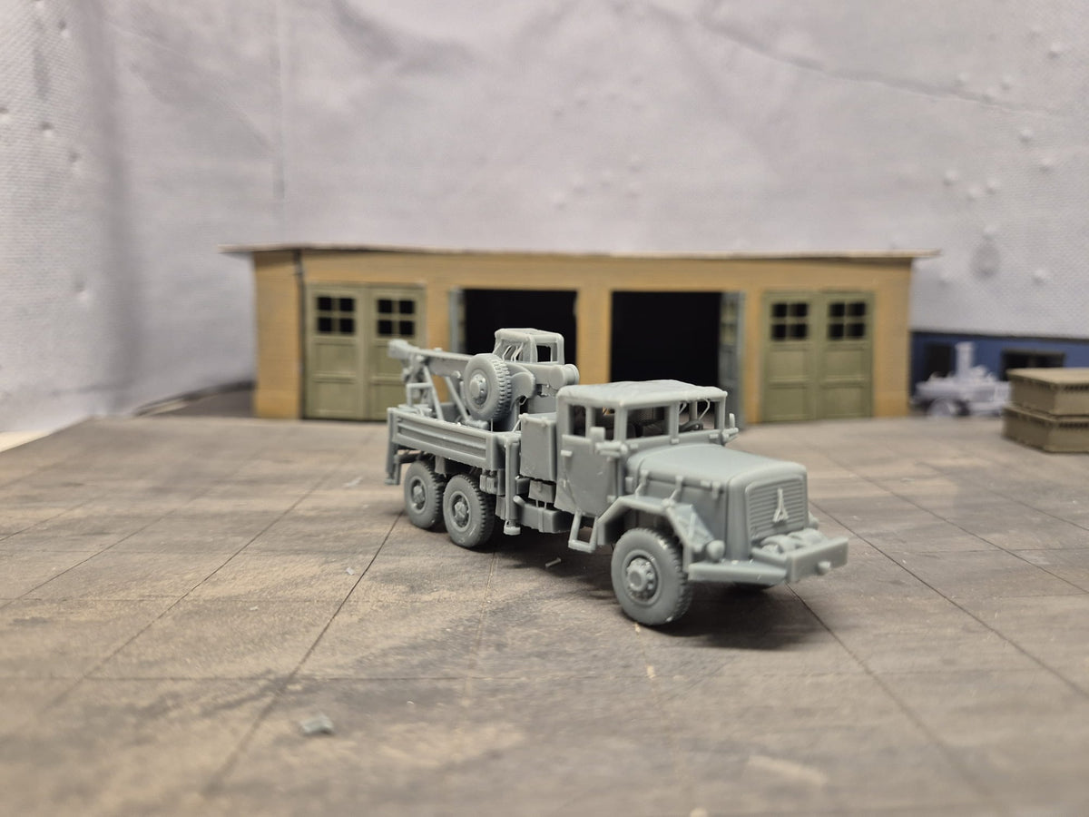Magirus-Deutz 178 D 15 A Schwerer hochgeländegängiger Kran- und Transportlastkraftwagen