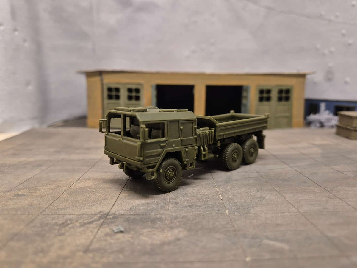 MAN 7 t mil gl Pionierkipper Hochgeländegängiger militärischer Dreiseitenkipper