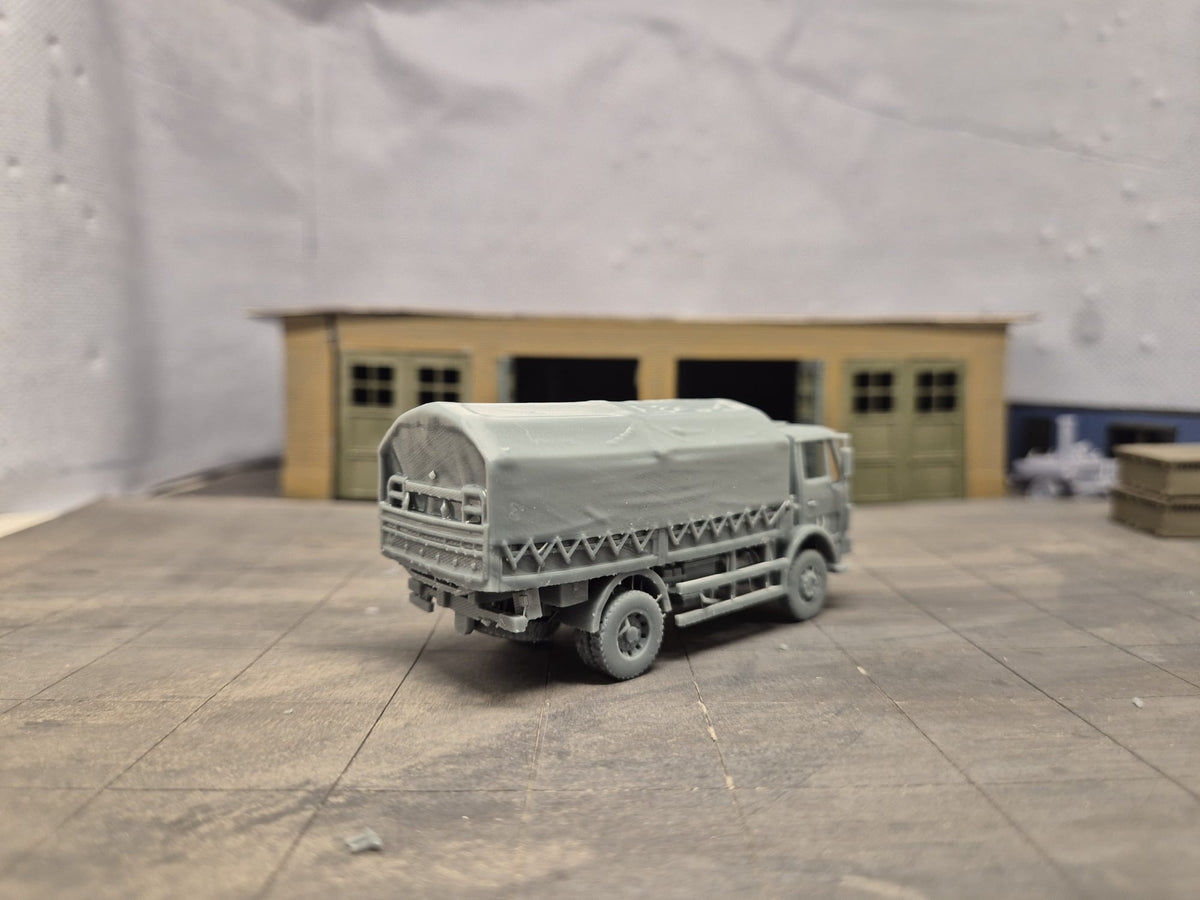 Mercedes-Benz 1017 A 5 t tmil Pritschen-Lkw mit Hamburger Verdeck