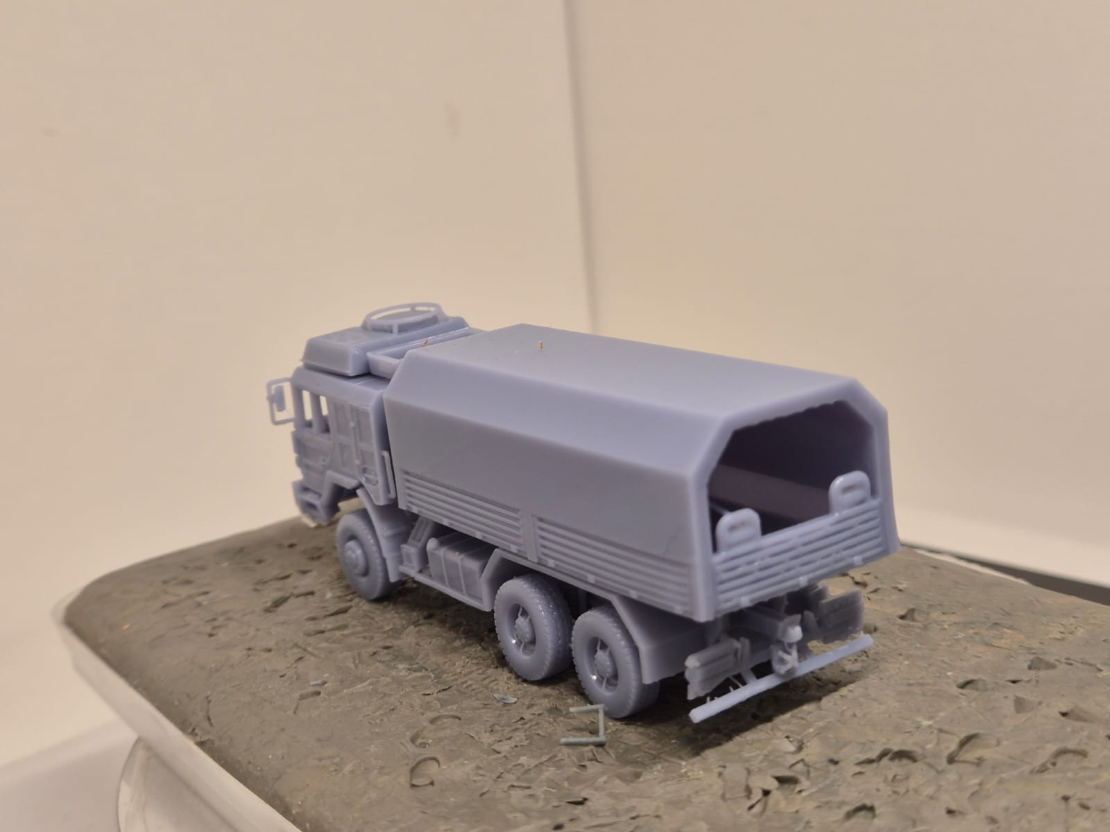 RMMV HX2 6×6 Geschütztes Fahrerhaus mit geschlossener, geschützter Pritsche