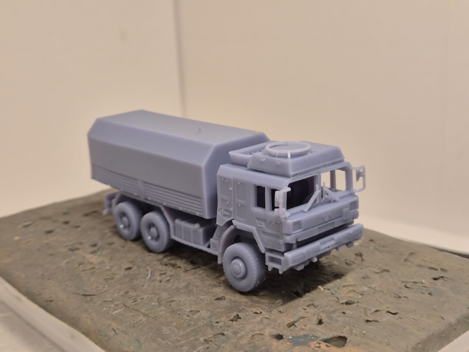 RMMV HX2 6×6 Geschütztes Fahrerhaus mit geschlossener, geschützter Pritsche