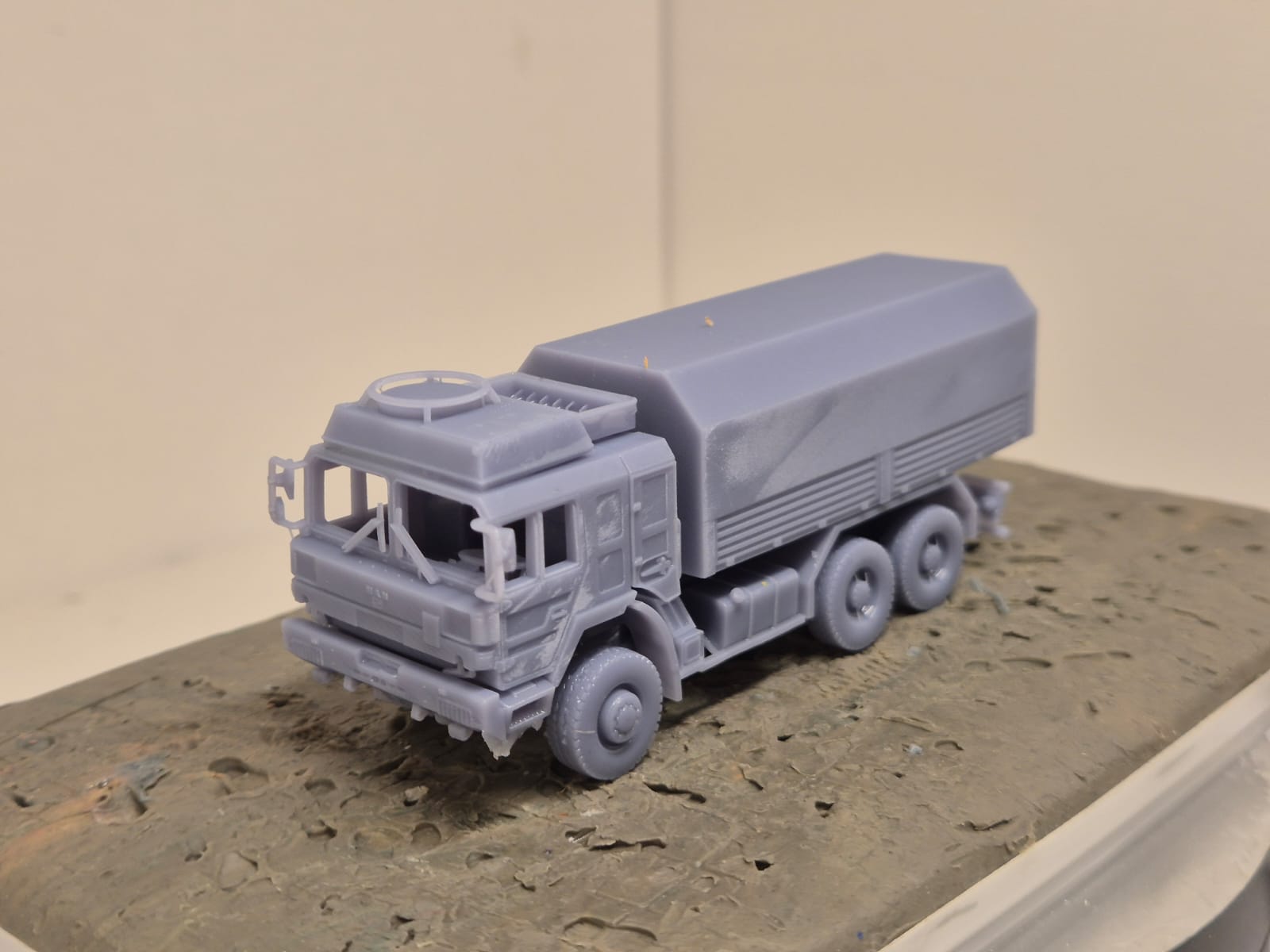 RMMV HX2 6×6 Geschütztes Fahrerhaus mit geschlossener, geschützter Pritsche