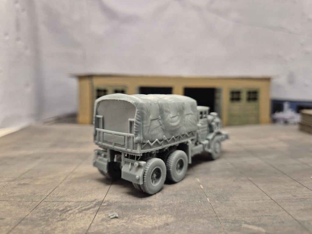 FAUN L 912/45 A 12 t glw Schwerer geländegängiger Zugkraftwagen Kurze Pritsche mit Planenaufbau