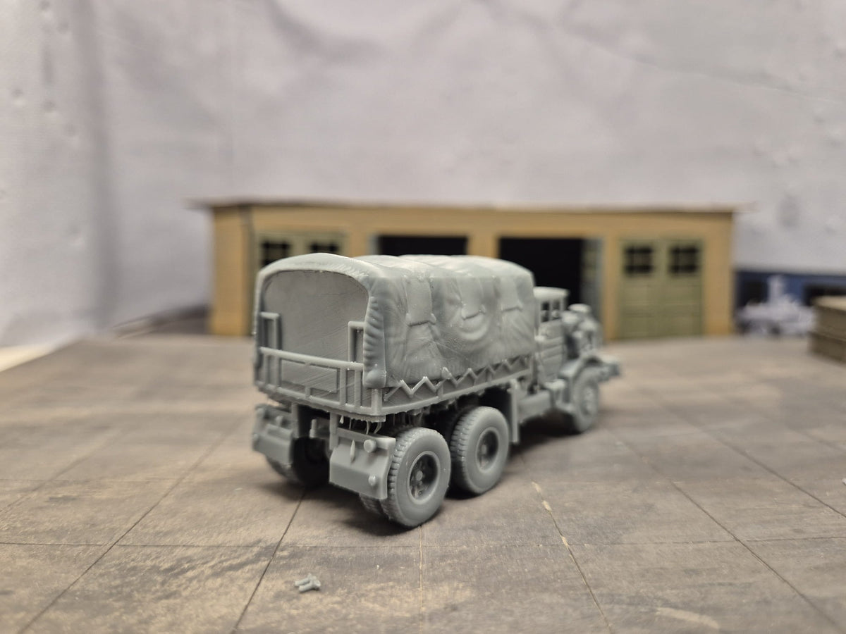 FAUN L 912/45 A 12 t glw Schwerer geländegängiger Zugkraftwagen Kurze Pritsche mit Planenaufbau