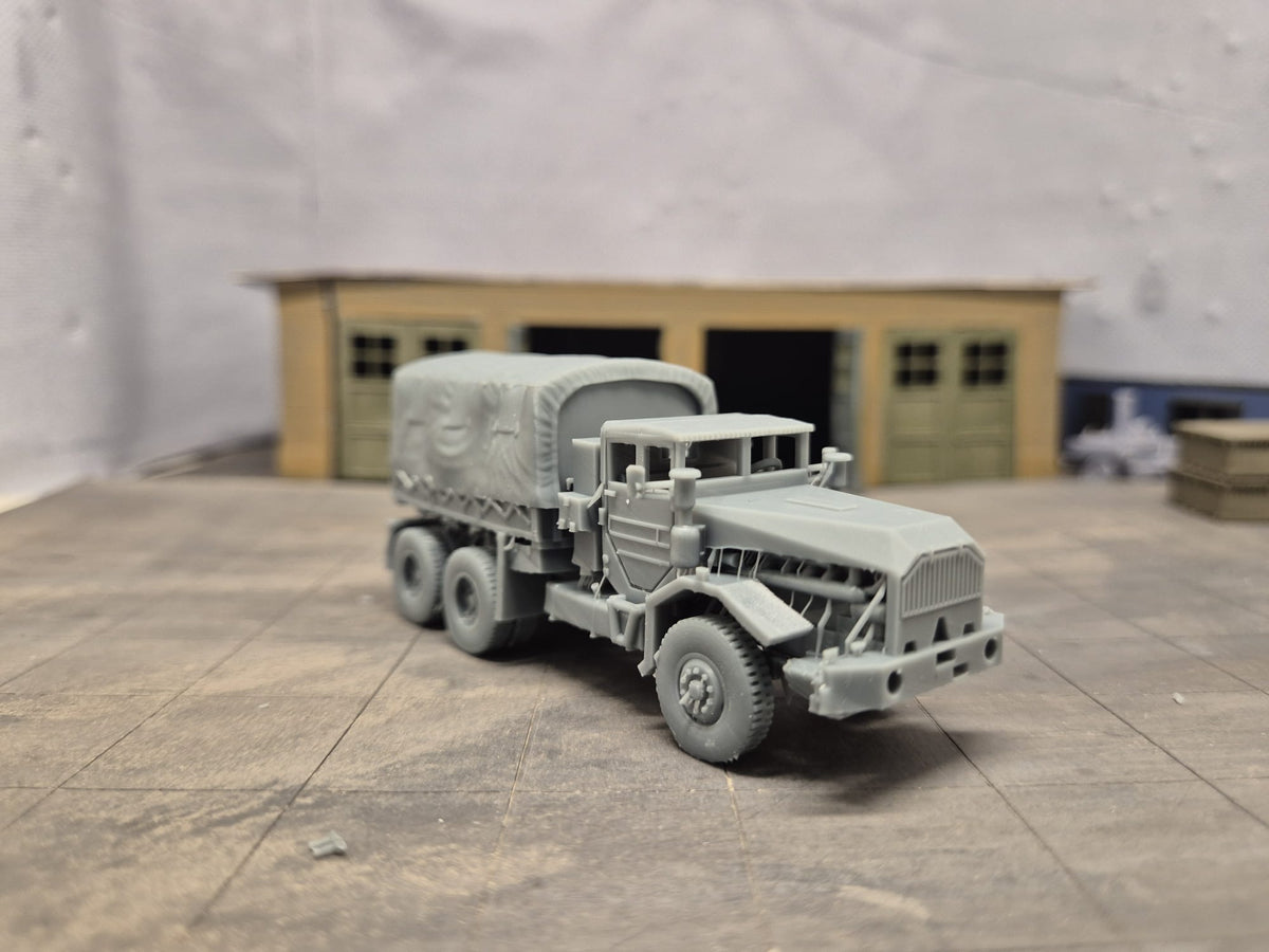 FAUN L 912/45 A 12 t glw Schwerer geländegängiger Zugkraftwagen Kurze Pritsche mit Planenaufbau