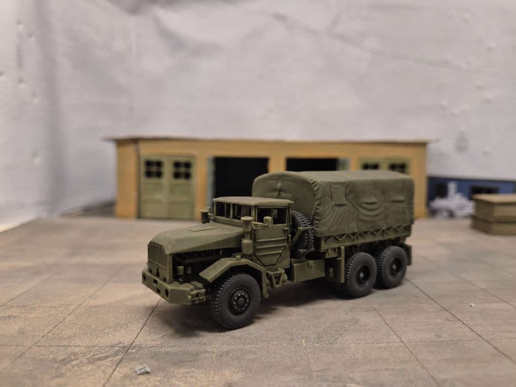 FAUN L 912/45 A 12 t glw Schwerer geländegängiger Zugkraftwagen Kurze Pritsche mit Planenaufbau