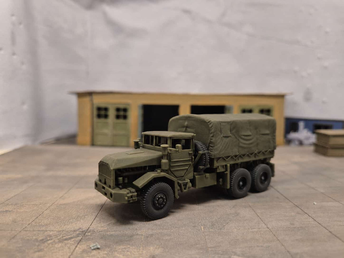 FAUN L 912/45 A 12 t glw Schwerer geländegängiger Zugkraftwagen Kurze Pritsche mit Planenaufbau