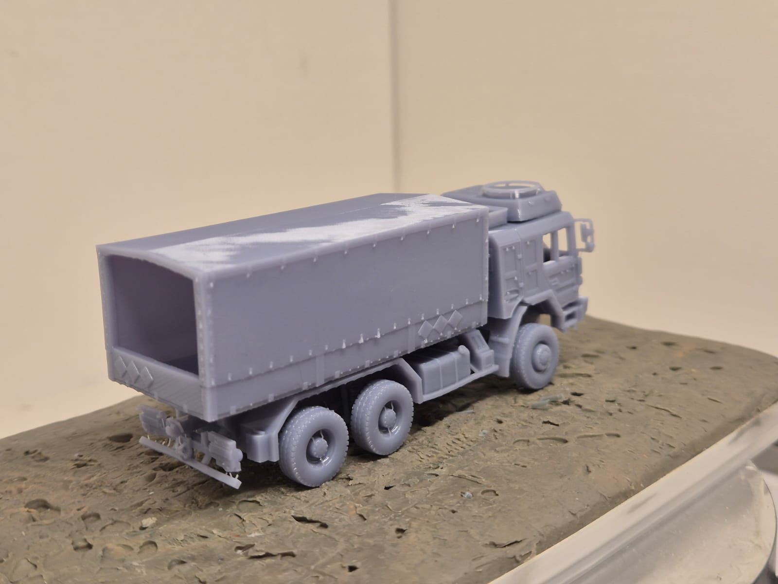 RMMV HX2 6×6 Pritsche mit geschlossenem Planen-Aufbau Typ 01
