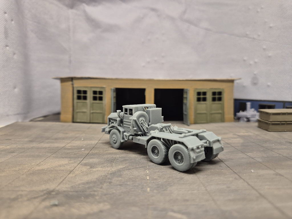 FAUN L 912/SA Schwere geländegängige Sattelzugmaschine