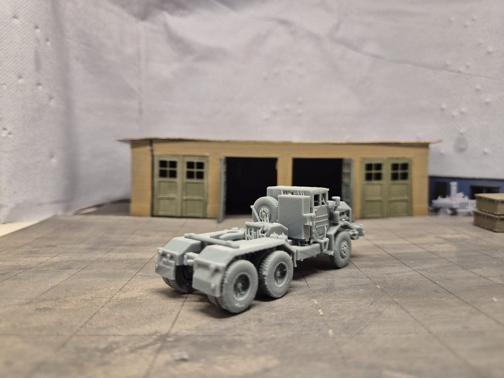 FAUN L 912/SA Schwere geländegängige Sattelzugmaschine