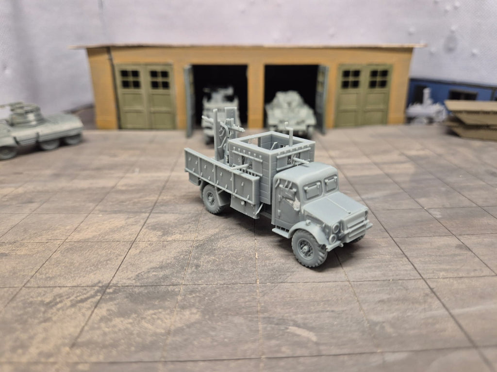 Armadillo Mk. III SPG Improvisierter gepanzerter Lastwagen mit Selbstfahrlafette