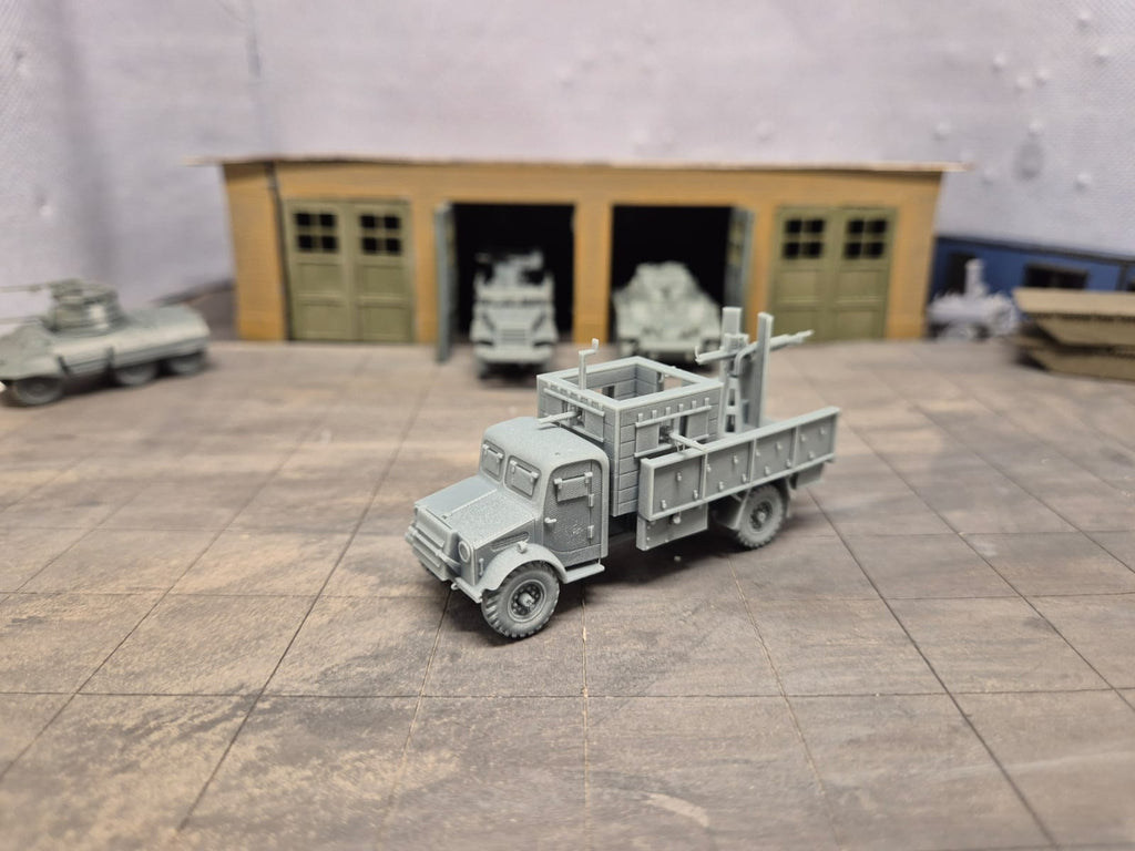 Armadillo Mk. III SPG Improvisierter gepanzerter Lastwagen mit Selbstfahrlafette