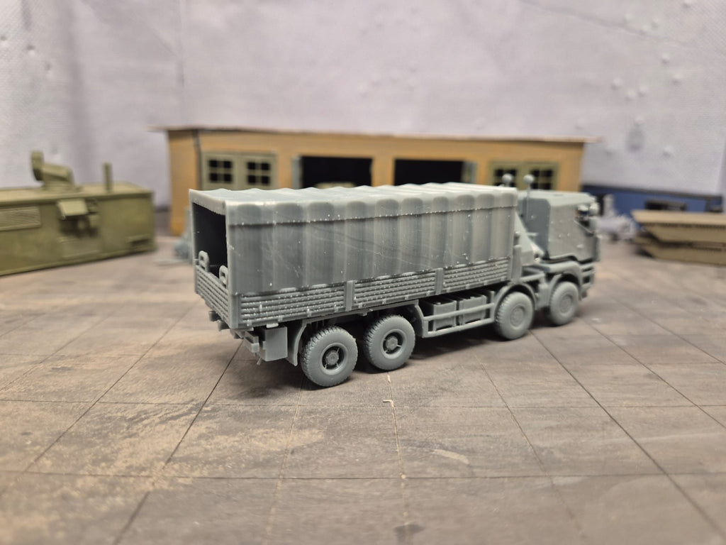 IVECO Trakker 8×8 Pritsche mit geschlossenem Planen-Aufbau Typ 02