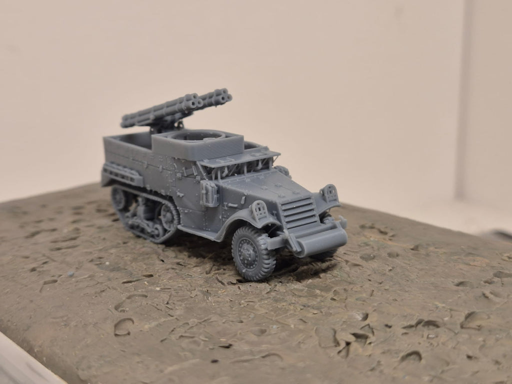 M2A1 mit zwei Dreifach-Raketenwerfern Experimenteller mobiler Raketenwerfer