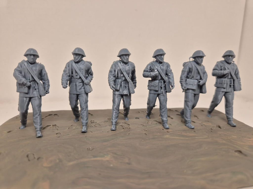 6 NVA-Soldaten – Schützengruppe marschierend