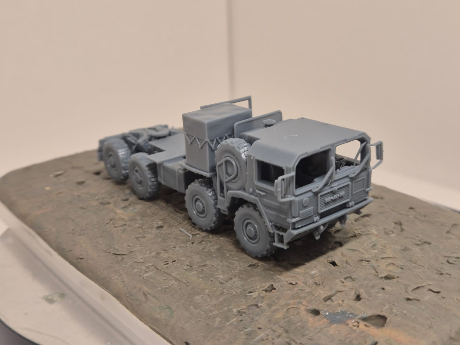 MAN M1014 Schwere militärische Sattelzugmaschine
