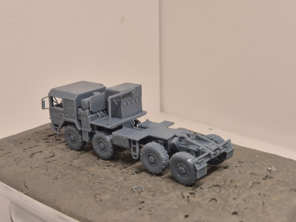 MAN M1014 Schwere militärische Sattelzugmaschine