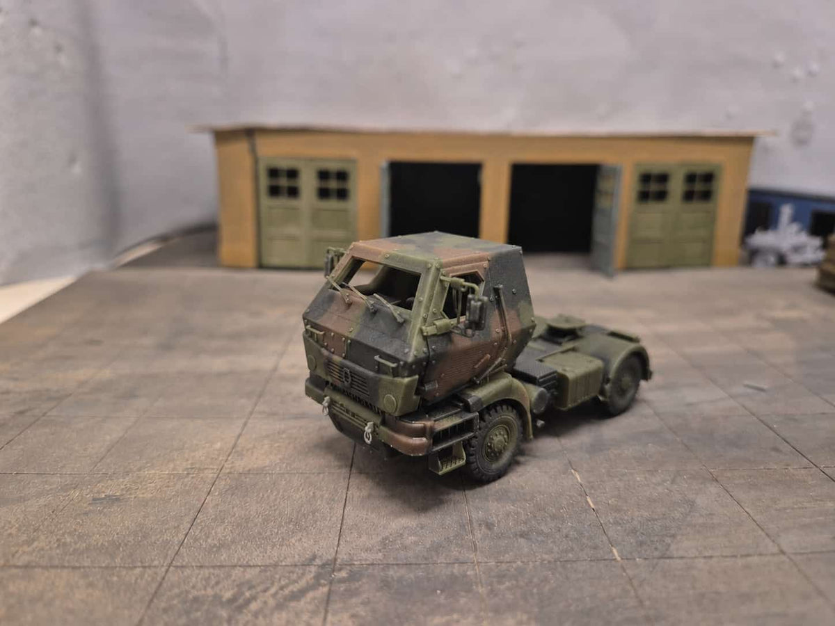 Renault Kerax 410 DXi Schwere Baustellen- und Geländesattelzugmaschine